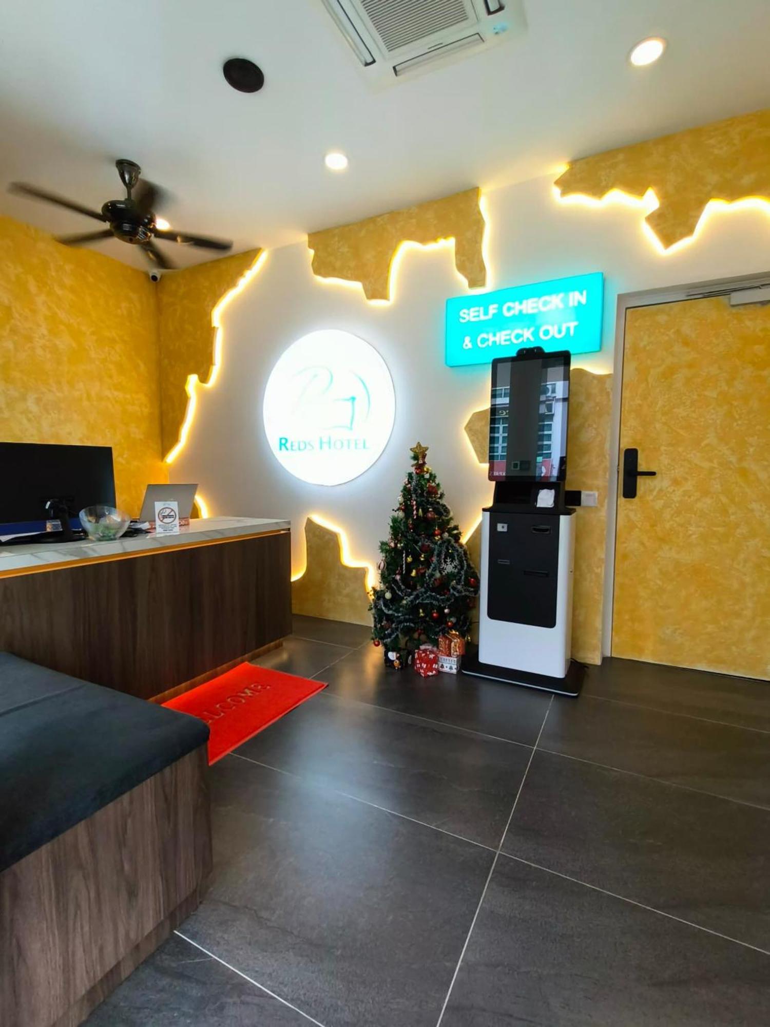 Red'S Hotel Bintulu Zewnętrze zdjęcie
